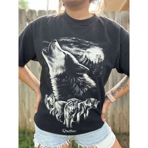 Vintage 90's Quebec Howling Wolf Moon Animal Graphic Tee T-Shirt Size Medium